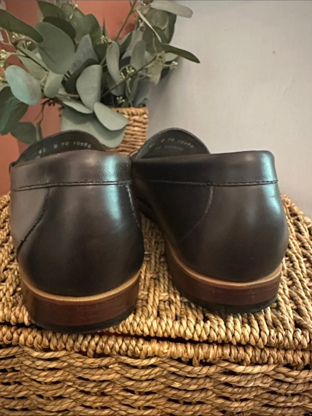 GH Bass Weejuns men’s Classic Larson dark brown leather 11 D Penny Loafers